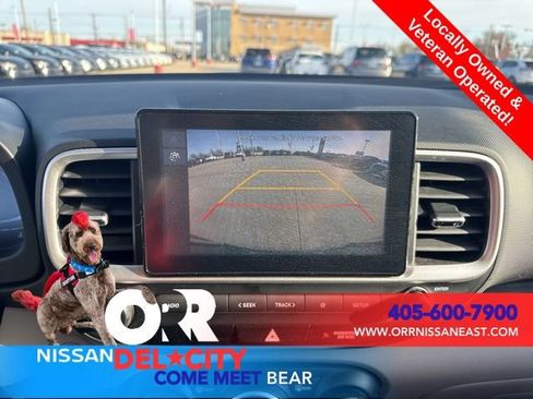 Used 2025 Hyundai Venue SEL FWD image 28