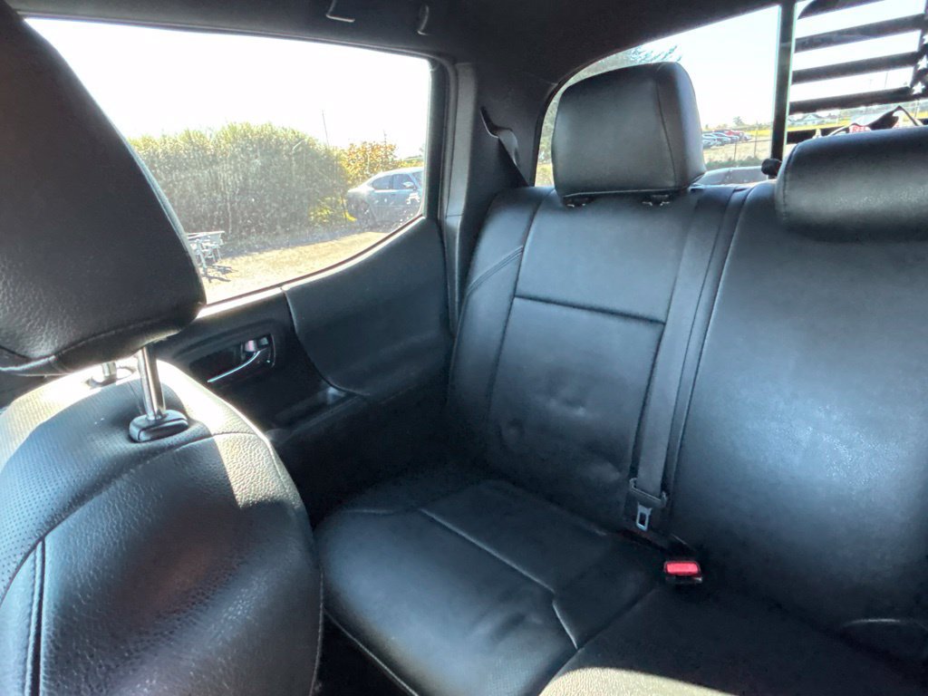Used 2020 Toyota Tacoma TRD Off-Road AWD/4WD image 34