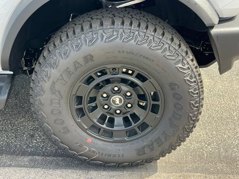 New 2026 Ford Bronco Outer Banks w/ Sasquatch Package AWD/4WD image 13