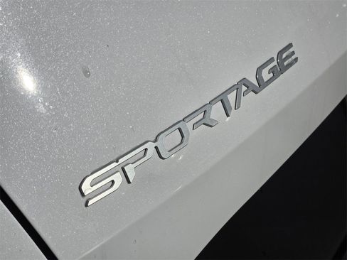 New 2026 Kia Sportage LX image 7