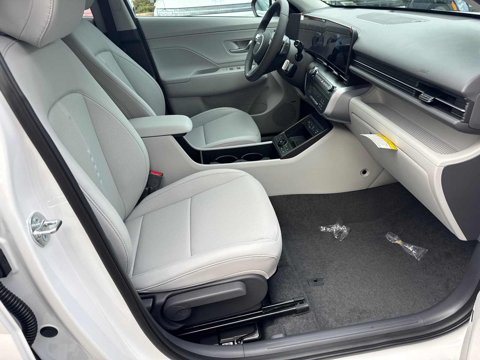 New 2026 Hyundai Kona Limited FWD image 14