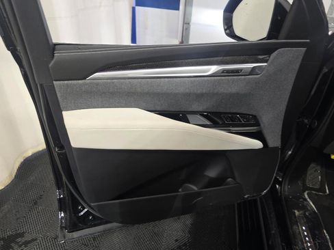 Used 2025 Cadillac Escalade V image 12