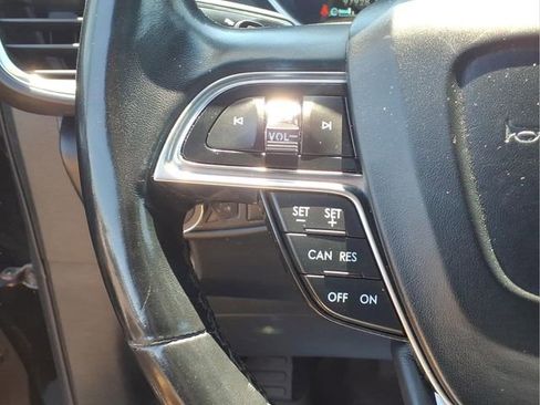 Used 2019 Lincoln Nautilus Reserve AWD/4WD image 13