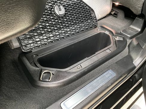 Used 2019 RAM 1500 Laramie AWD/4WD image 34