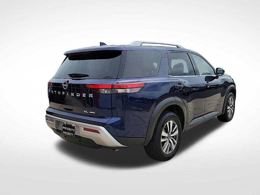 Used 2025 Nissan Pathfinder SL AWD/4WD image 4