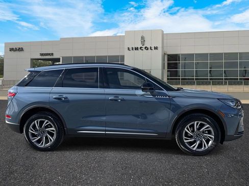 New 2026 Lincoln Corsair Premiere image 2