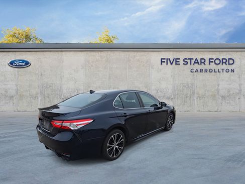 Used 2020 Toyota Camry SE image 8