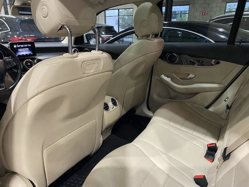 Used 2018 Mercedes-Benz GLC 300 4MATIC image 5