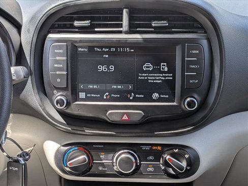 Used 2025 Kia Soul LX w/ LX Technology Package FWD image 14