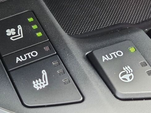 Used 2025 Lexus LX 700h Overtrail AWD/4WD image 12