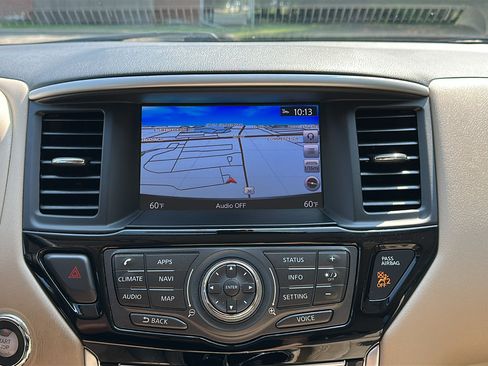 Used 2018 Nissan Pathfinder SV w/ SV Tech Package AWD/4WD image 19