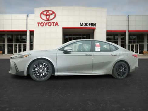 New 2026 Toyota Camry SE image 7