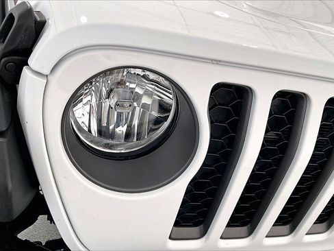 Used 2023 Jeep Gladiator Rubicon w/ Cold Weather Group image 28