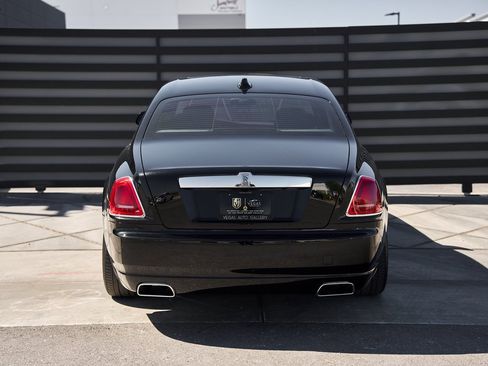 Used 2019 Rolls-Royce Ghost Base image 14