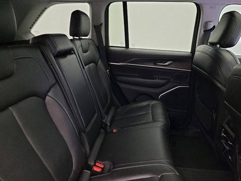 Used 2022 Jeep Grand Cherokee Limited 4xe image 19