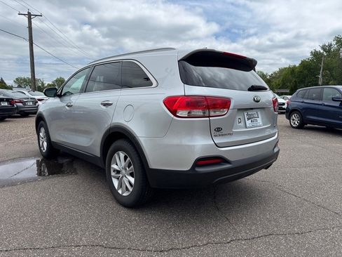 Used 2017 Kia Sorento FWD w/ LX Convenience Package image 7