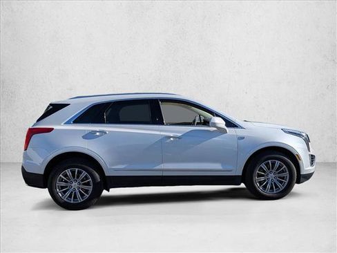 Used 2017 Cadillac XT5 Luxury w/ Driver Awareness Package image 4