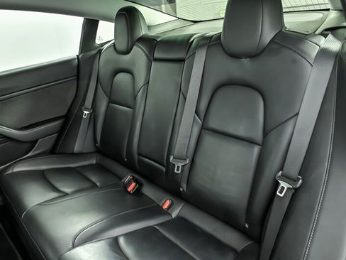 Used 2018 Tesla Model 3 Mid Range RWD image 18