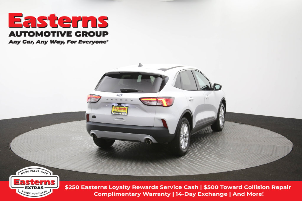 Used 2022 Ford Escape SE FWD image 40