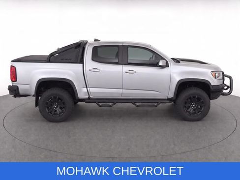 Used 2018 Chevrolet Colorado ZR2 w/ ZR2 Dusk Special Edition AWD/4WD image 9