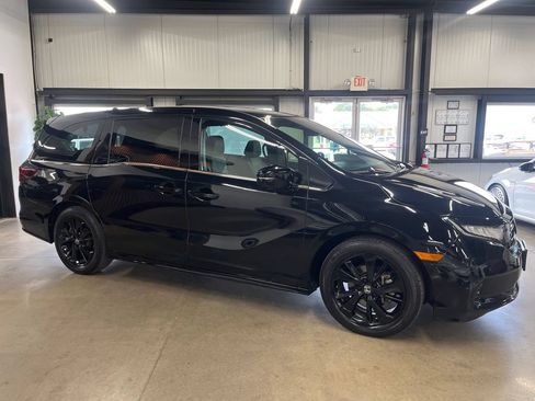 Used 2023 Honda Odyssey Sport image 9