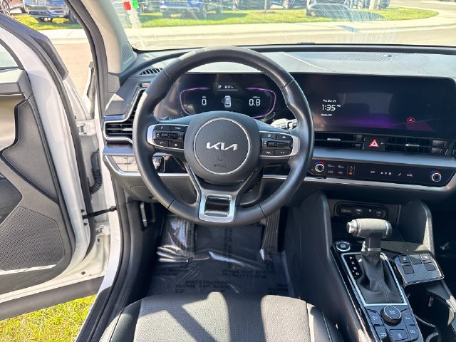 Used 2024 Kia Sportage EX FWD image 16