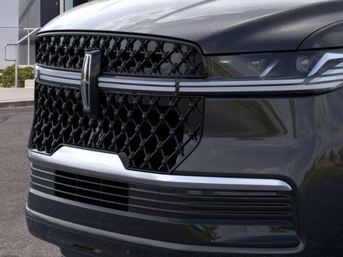 New 2026 Lincoln Navigator Reserve w/ Jet Appearance Package AWD/4WD image 42