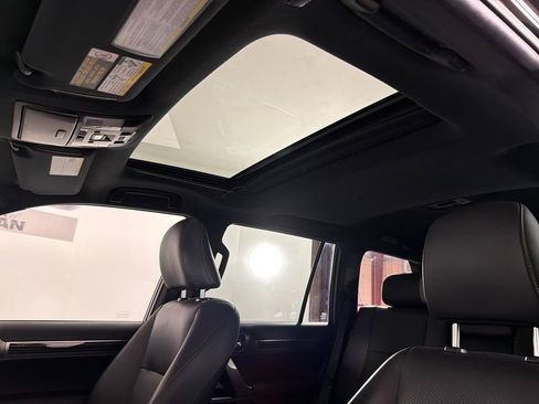 Used 2022 Lexus GX 460 Luxury w/ Accessory Package image 2