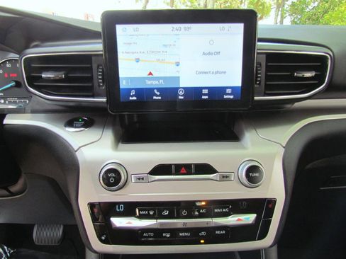 Used 2020 Ford Explorer XLT w/ Equipment Group 202A RWD image 29