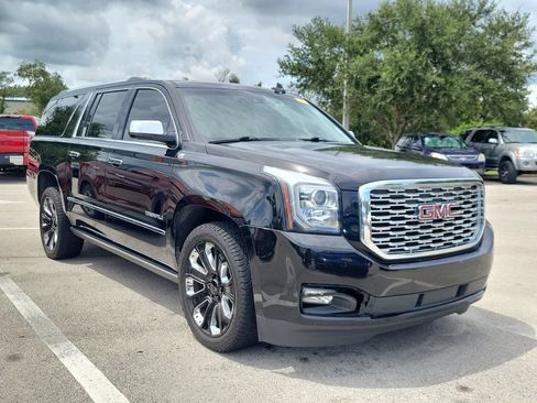 Used 2018 GMC Yukon XL Denali w/ Denali Ultimate Package AWD/4WD image 2