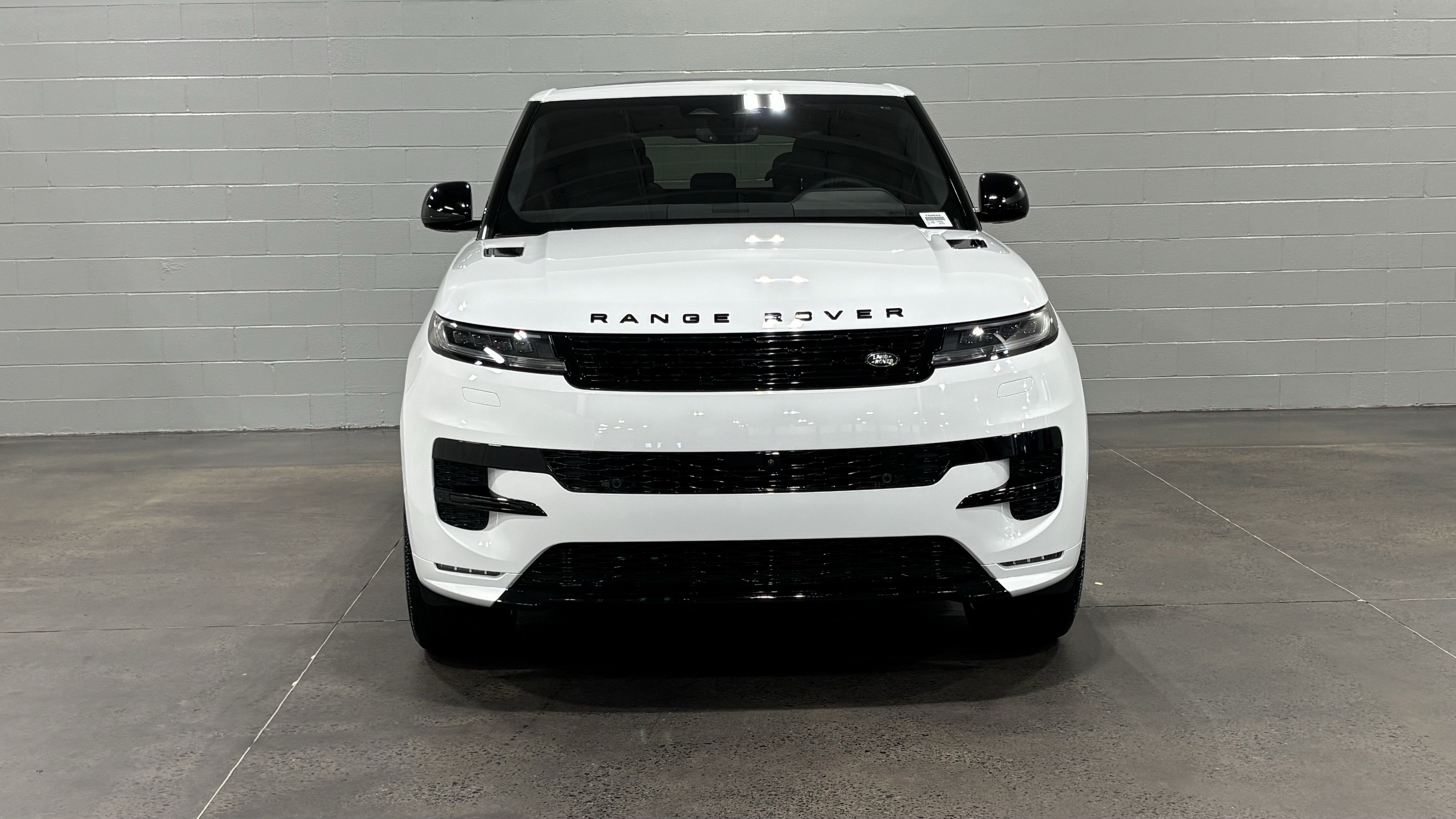 New 2026 Land Rover Range Rover Sport Dynamic SE AWD/4WD image 9