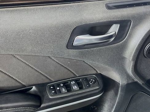 Used 2022 Dodge Charger SXT RWD image 18
