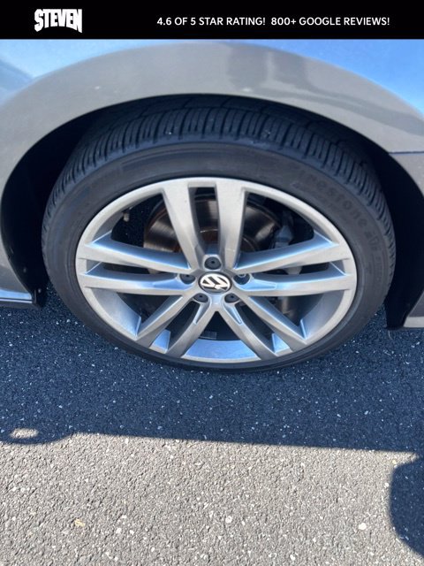 Used 2018 Volkswagen Passat 2.0T R-Line w/ R-Line Lighting Package FWD image 11