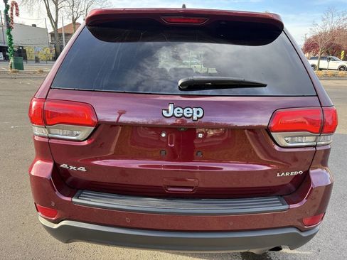 Used 2018 Jeep Grand Cherokee Laredo image 14