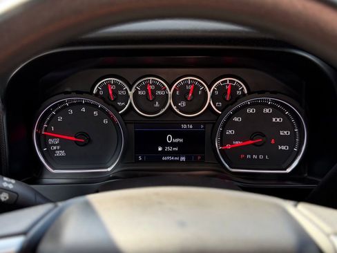 Used 2020 Chevrolet Silverado 1500 LT image 10