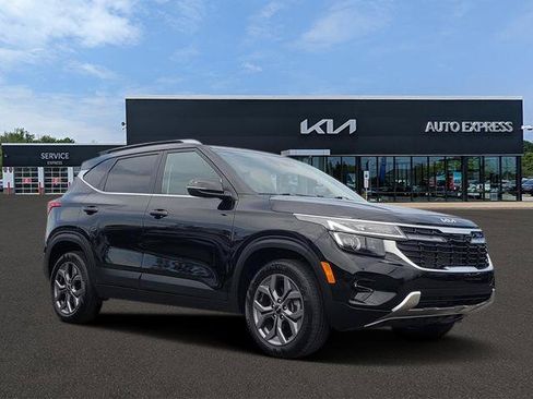 Used 2024 Kia Seltos S AWD/4WD image 1