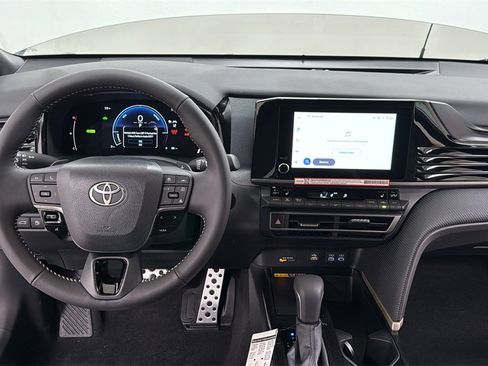 New 2026 Toyota Camry SE image 9
