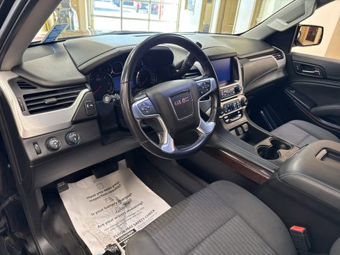 Used 2019 GMC Yukon XL SLE image 27