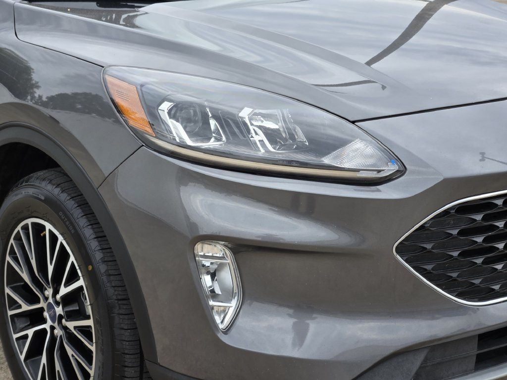 Used 2022 Ford Escape SEL w/ Technology Package FWD image 12