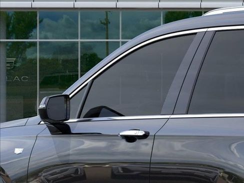 New 2025 Cadillac XT6 Luxury image 12