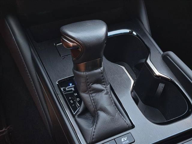 Used 2024 Lexus ES 300h w/ Premium Package FWD image 12