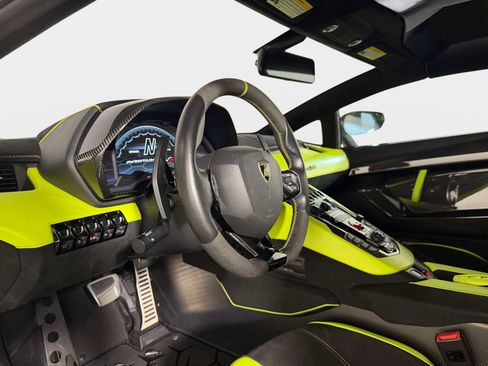 Used 2020 Lamborghini Aventador SVJ AWD/4WD image 37