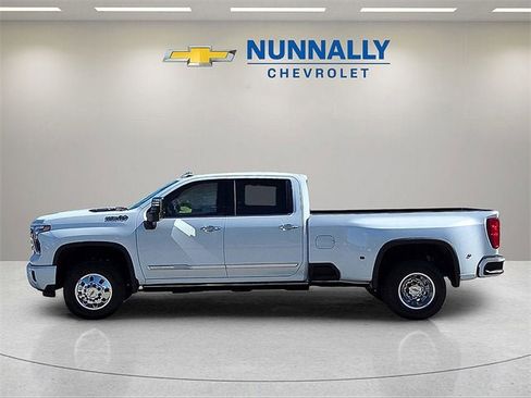 New 2026 Chevrolet Silverado 3500 High Country w/ High Country Premium Package image 2