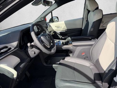 New 2026 Toyota Sienna Limited image 10