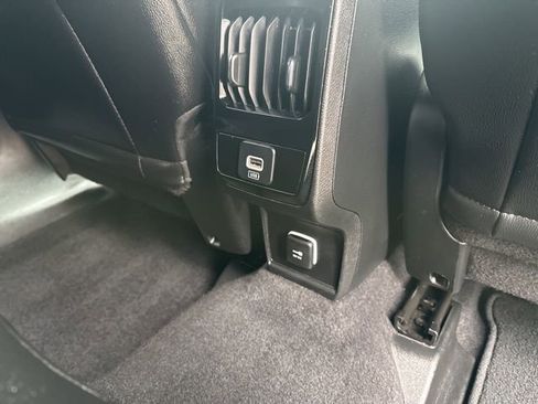 Used 2025 Jeep Compass Latitude image 17