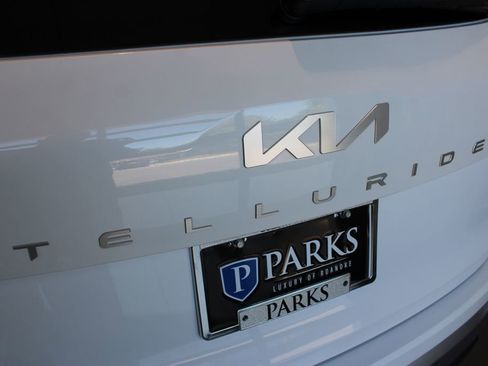 Used 2023 Kia Telluride EX AWD/4WD image 37