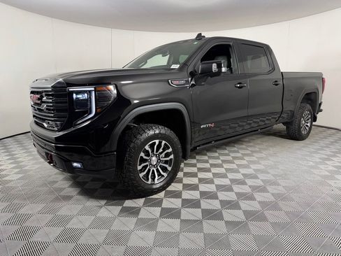Used 2023 GMC Sierra 1500 AT4 w/ AT4 Preferred Package image 2