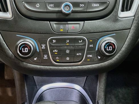 Used 2025 Chevrolet Malibu LT FWD image 16