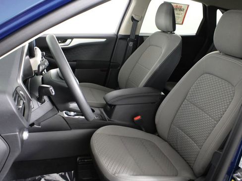 Used 2020 Ford Escape SE image 19