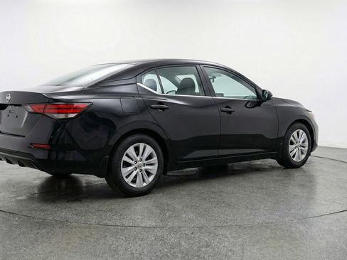 Used 2025 Nissan Sentra S image 9